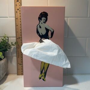 Flying Skirt Tissue Box Tissue Dispenser Box with Retro Design in Pink
